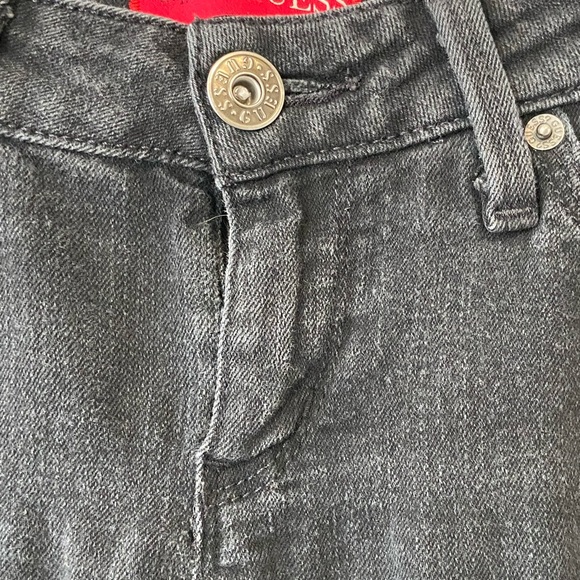 Guess Womens Jeans Sz 6 Black Medium Rise Curvy Skinny Sienna Pockets 28x29 - Picture 4 of 13
